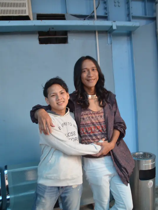 "Tiba-tiba dia ngomong kayak 'oh kirain sudah meninggal'. Ini anak siapa ya‎, ibunya tahu enggak anaknya ngomong kayak begitu. Dia sekolah enggak ya," ungkap Aming, di kawasan Tendean, Jakarta Selatan, Kamis (8/9/2016). (Deki Prayoga/Bintang.com)