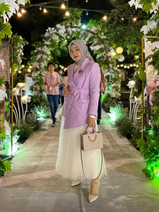 Selebgram Ayu Dyah Andari