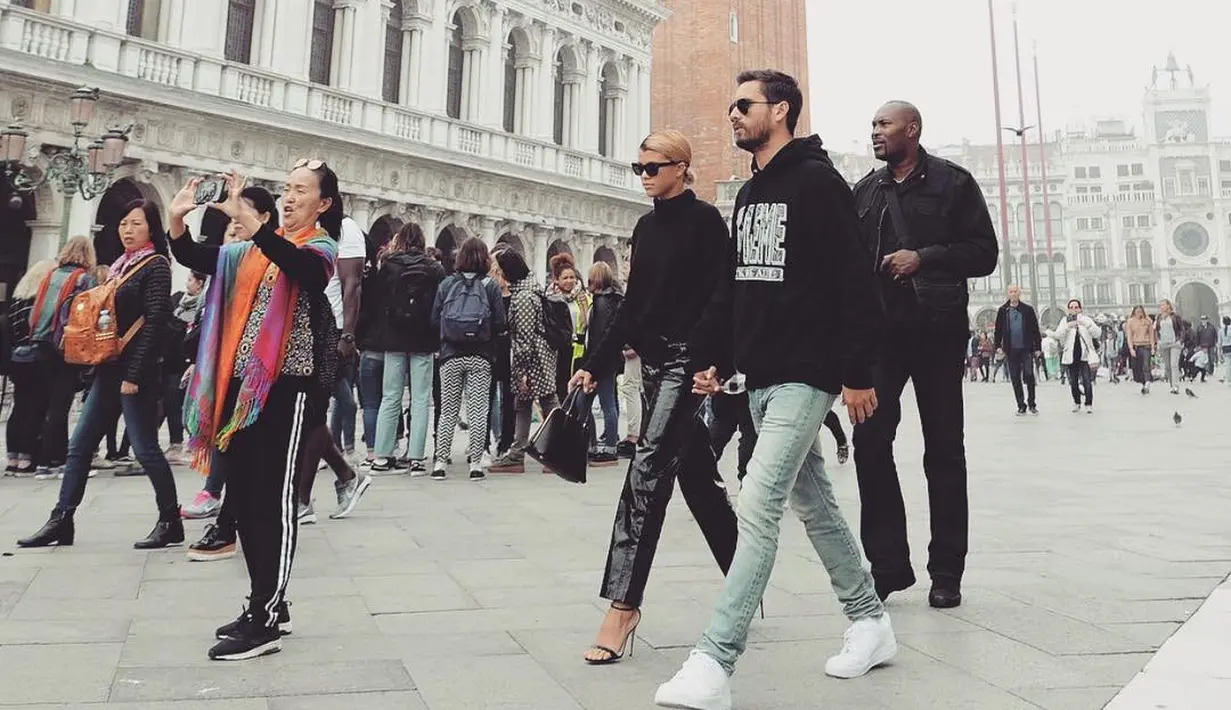 Ternyata hal tersebutlah yang membuat mantan Kourtney Kardashian tersebut sangat jatuh cinta pada anak Lionel Richie tersebut. (Instagram/sofiarichie)