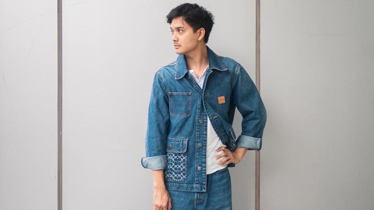 6 Gaya Simpel Baskara Mahendra Pakai Denim, Karisma Kasual yang Memikat Hati
