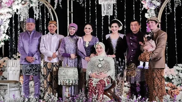 Acara Mitoni Aurel Hermansyah (Instagram/aurelie.hermansyah)