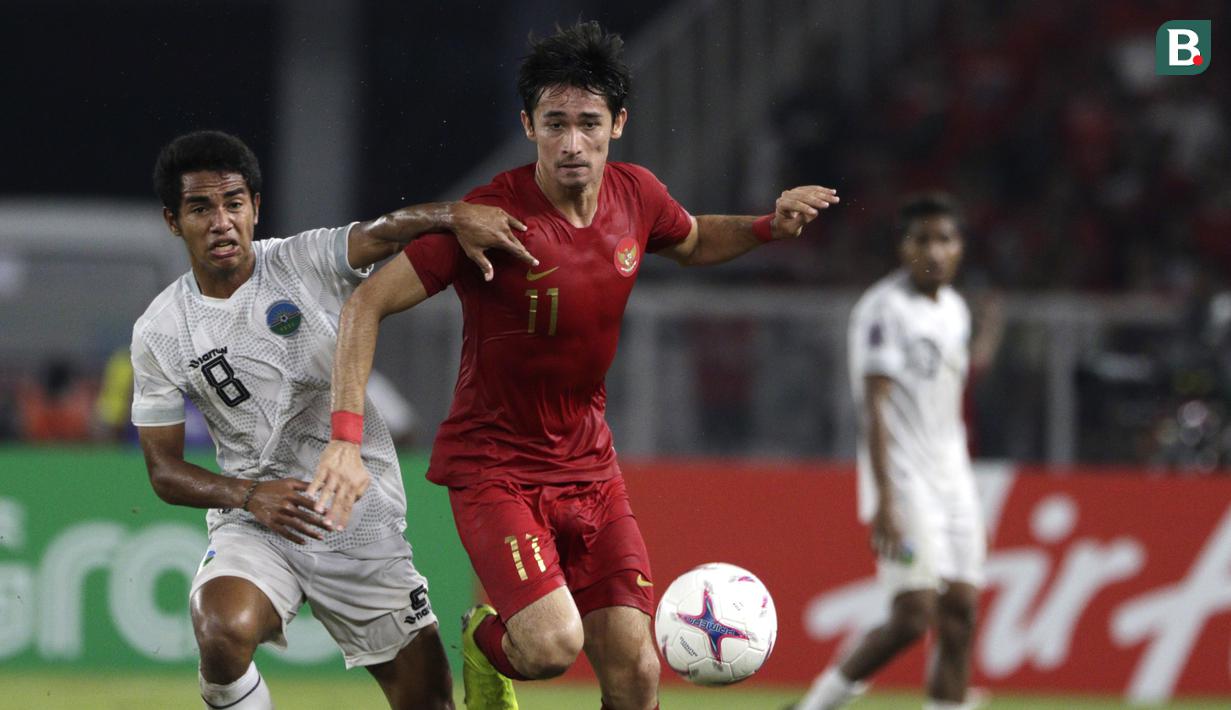 Bek Timnas Indonesia, Gavin Kwan, berusaha mengejar bola saat melawan Timor Leste pada laga Piala AFF 2018 di SUGBK, Jakarta, Selasa (13/11). Indonesia menang 3-1 atas Timor Leste. (Bola.com/Yoppy Renato)