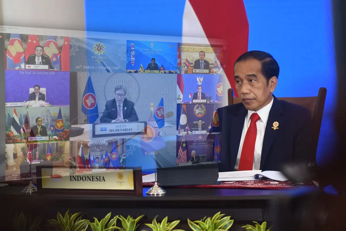 Presiden Jokowi saat mengikuti Konferensi Tingkat Tinggi (KTT) ke-24 ASEAN-RRT yang digelar secara virtual dari Istana Kepresidenan Bogor Jawa Barat, Selasa (26/10/2021).