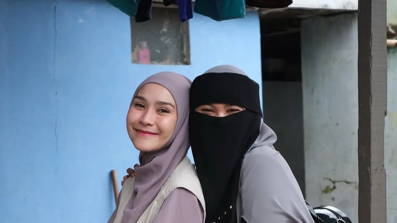 Inspirasi Mix and Match Hijab Pastel ala Zaskia Adya Mecca (Instagram/@zaskiadyamecca)