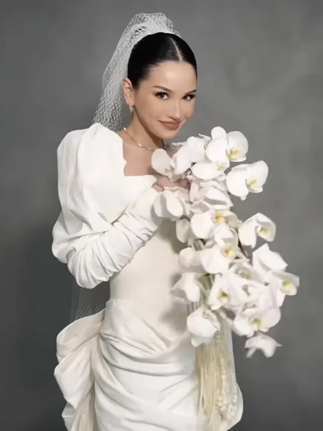 Alyssa Daguise dengan Riasan Wajah Bernuansa Warm. Tik Tok Alyssa