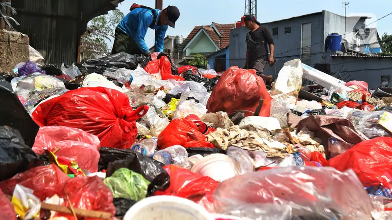 Bertahan Hidup dari  Barang Bekas di Tumpukan Sampah