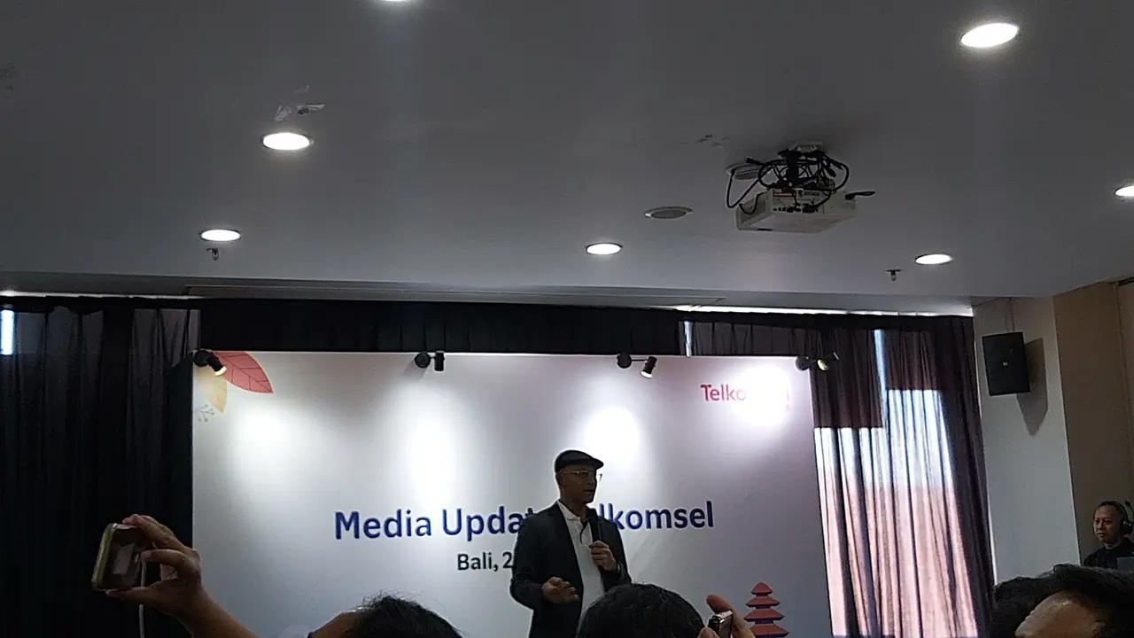 Vice President Home Broadband and FMC Consumer Marketing Telkomsel, Dedi Suherman,