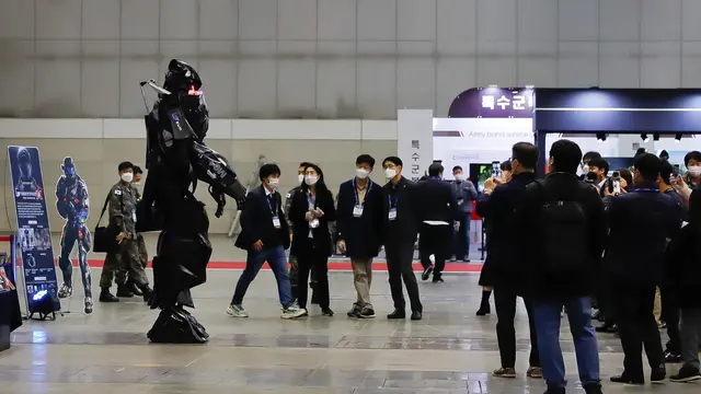 Kasus COVID-19 Melonjak, Korea Selatan Naikan Satu Level Aturan Social Distancing