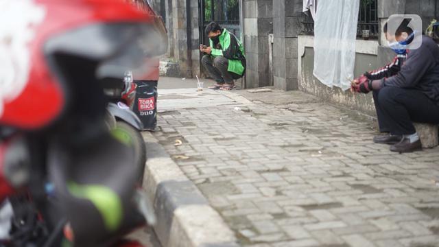 Pengemudi Ojek Daring di Kawasan Cibubur