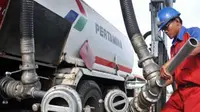Aktivitas di Depo Pertamina Plumpang, Jakarta. Pemerintah berencana mulai mengatur distribusi bahan bakar minyak subsidi untuk menekan tingginya konsumsi BBM subsidi.(Antara)