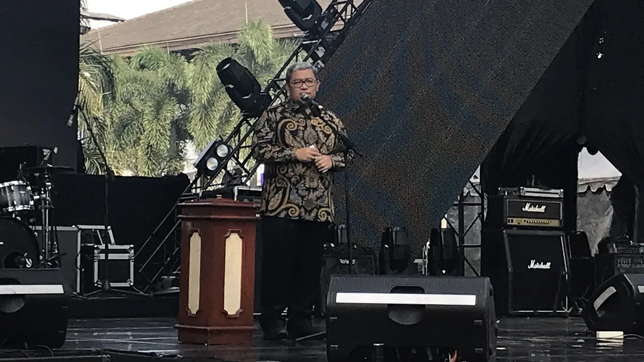 Aher, saat memberikan sambutan dalam acara Harmoni Budaya Jawa Sunda 2018 di Bandung, Jawa Barat, Jumat (11/5/2018).
