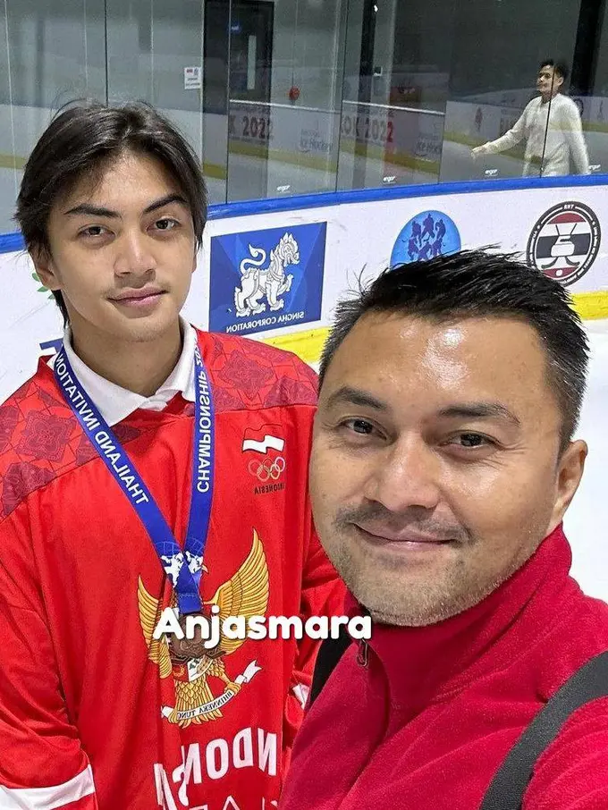 Potret Anjasmara dan anaknya (Sumber: Tiktok/@niff2005)