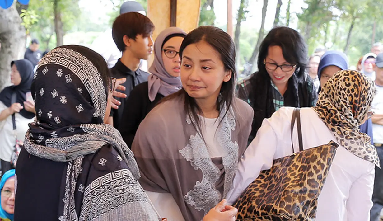 Frans juga mengatakan jika tak ada pesan khusus dan tak ada tanda-tanda mertuanya akan pergi untuk selama-lamanya. (Deki Prayoga/Bintang.com)