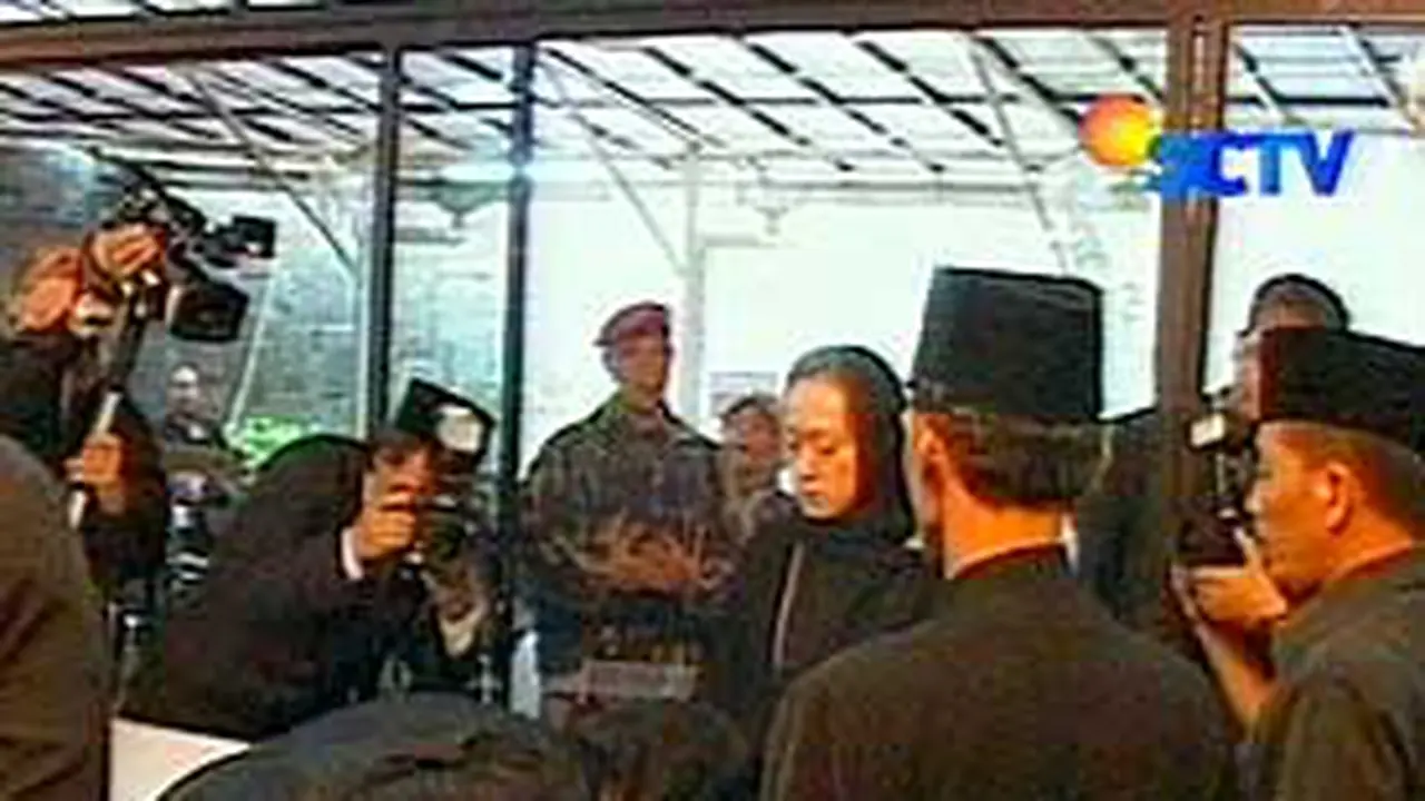 080129abayu_pemakaman.jpg