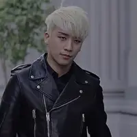 Seungri `Big Bang` kembali menjadi sorotan setelah seorang model asal Jepang mengaku sebagai kekasihnya.