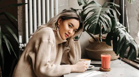 5 Sikap Anggun yang Membuatmu Terlihat Lebih Berkelas - Lifestyle Fimela.com