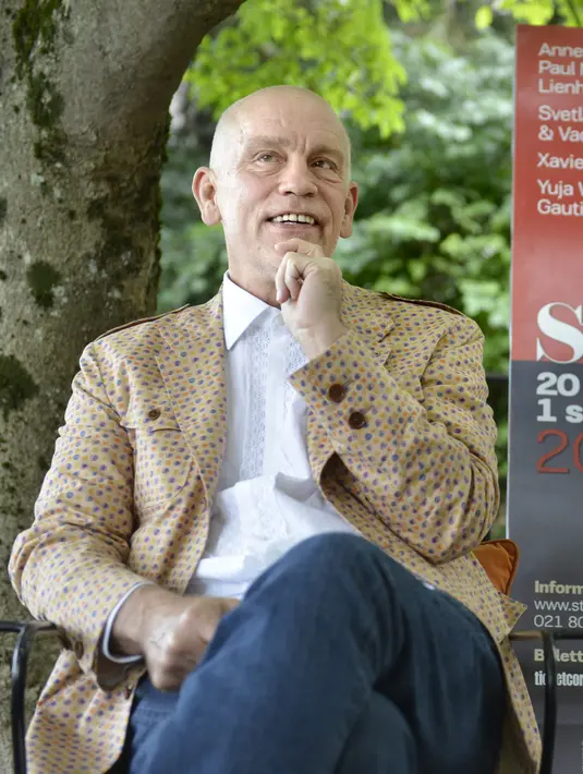 ‘100 Years’ sendiri pun telah memiliki tagline ‘film yang tak akan pernah bisa anda lihat’. Dalam film tersebut akan ada berbagai sudut pandang tentang masa depan dan bagaimana masa depan akan terlihat nantinya. (Bintang/EPA)