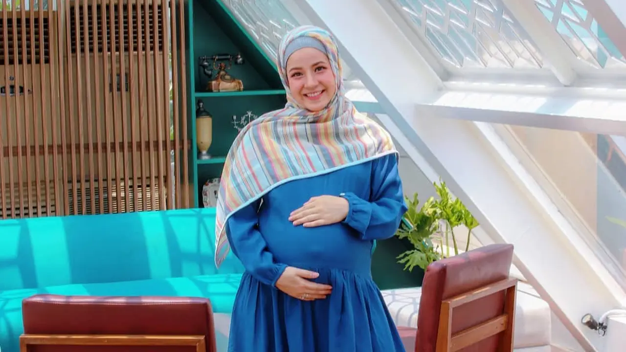 [Bintang] Natasha Rizki dan Desta
