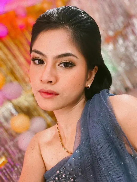 Hana Saraswati (https://www.instagram.com/p/CYfeCNbBrHn/)