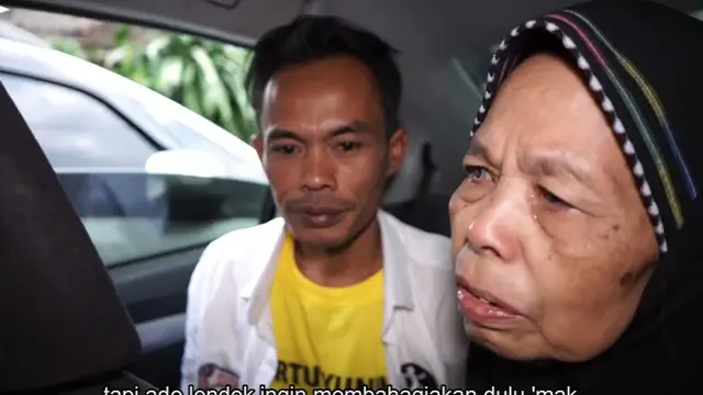 Ade Londok 'Odading' Beli Mobil Baru, Ini 6 Momen Haru Sang Ibu Menangis