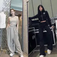 Tampil dengan outfit casual yang stylish dan trendy, bisa tiru gaya seleb Korea kenakan crop top berikut ini. (dok/Instagram).