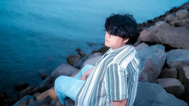 Ravi Andika Comeback Setelah Setahun Vakum, Rilis Single Bulan Biru Terinspirasi Film The Smurfs