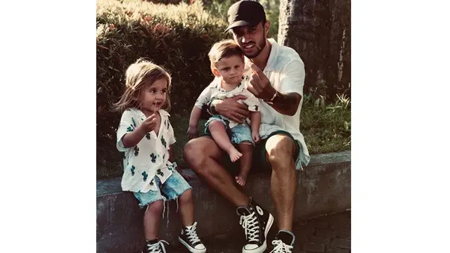 Jarang Tersorot, Ini 6 Potret Lucu Jax dan Zayn Anak Stefano Lilipaly