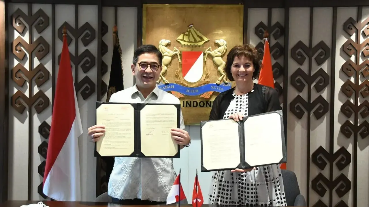 Ketua Umum KADIN Indonesia, Arsjad Rasjid dan Chairwoman of Switzerland Global Enterprise, Ruth Metzler-Arnold di Menara KADIN Indonesia pada (11/8).