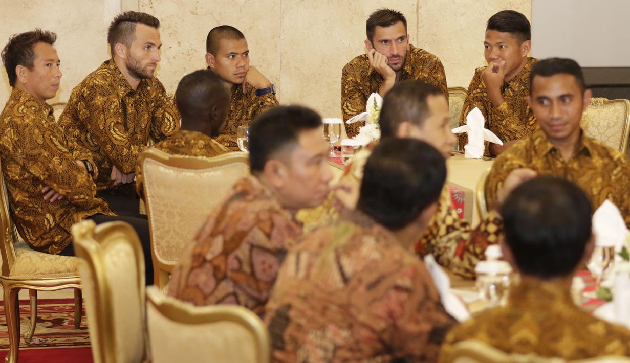 Suasana jamuan makan malam punggawa Persib Bandung bersama Presiden Joko Widodo di Istana Negara, Jakarta, Senin (19/10/2015). (Bola.com/Vitalis Yogi Trisna)