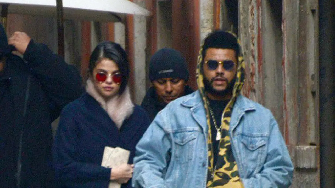 The Weeknd, Selena Gomez dan Bella Hadid berada di Paris.