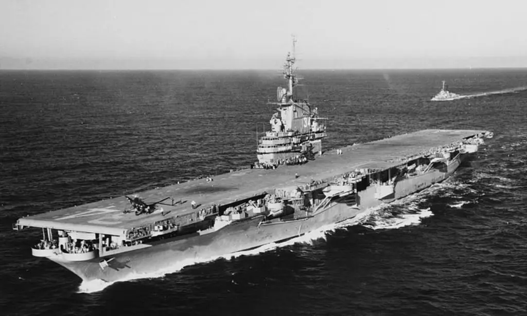 Kapal induk Amerika Serikat USS Oriskany (CVA-34) dikerahkan dalam Perang Vitenam pada 1967 (Wikipedia/Public Domain/U.S. Navy National Museum of Naval Aviation)