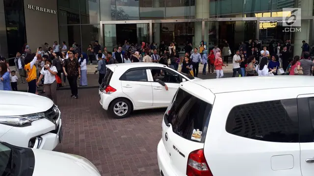 Jakarta Digoyang Gempa, Karyawan Berhamburan