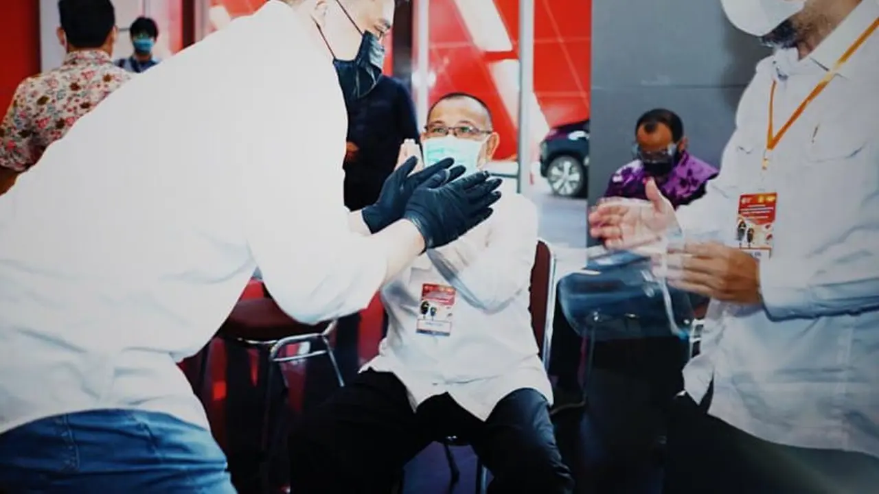 Bobby Nasution menyapa Akhyar Nasution
