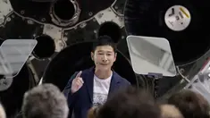 Miliarder Jepang Yusaku Maezawa dalam konferensi pers di Hawthorne, California, 17 September 2018. SpaceX, perusahaan transportasi luar angkasa milik Elon Musk, mengumumkan Usaku Maezawa sebagai penumpang pertama penerbangan ke bulan. (AP/Chris Carlson)