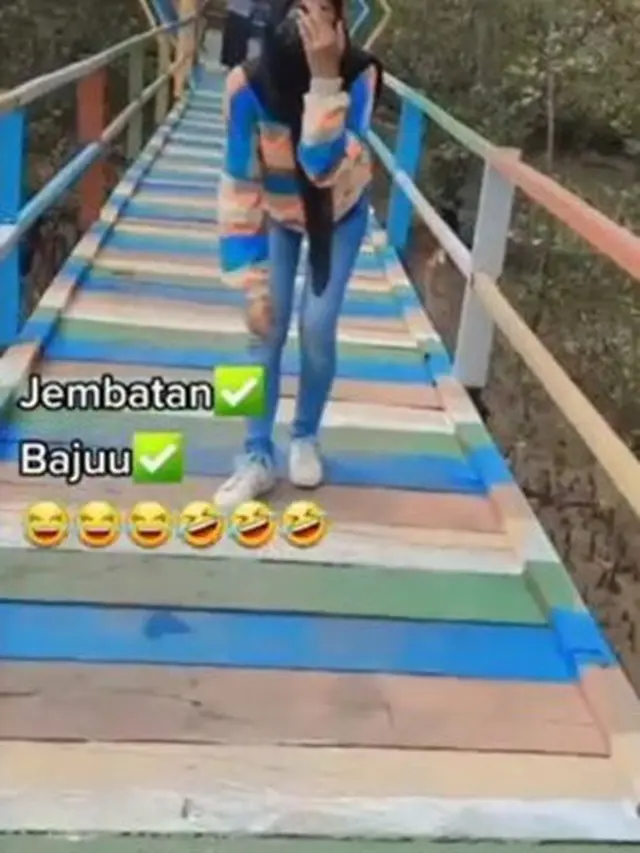 6 Momen Tahan Malu Saat Baju Sama Kayak Benda Sekitar, Tak Terduga