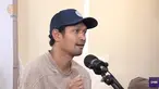 Salah satu doa utama Ibnu Jamil adalah dipersatukan kembali dengan anak dari pernikahannya terdahulu, yaitu Dhofin. (Foto: YouTube/ Daniel Mananta Network)