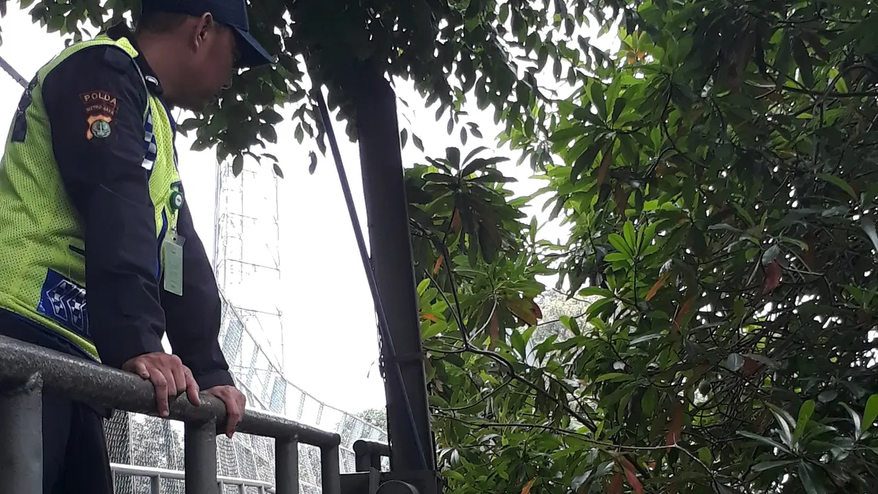 Badan Truk Hantam JPO, Ini Skenario Jasamarga dalam Mengevakuasi
