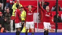 Pemain Manchester United&nbsp;Anthony Martial, Alejandro Garnacho, dan Donny van de Beek mengajukan permohonan hand ball dalam pertandingan Liga&nbsp; Inggris melawan&nbsp;Crystal Palace di Old Trafford, Manchester,&nbsp;Sabtu, 30 September 2023. (Oli SCARFF / AFP)