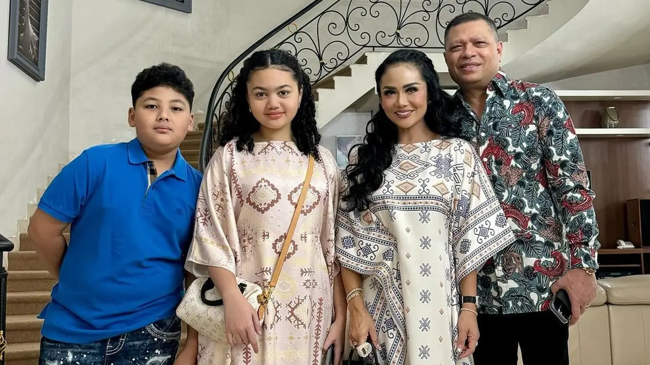 6 Potret Rumah Kris Dayanti dan Raul Lemos yang Mewah Bak Kastil, Harganya Ditaksir Mencapai Rp10 Miliar