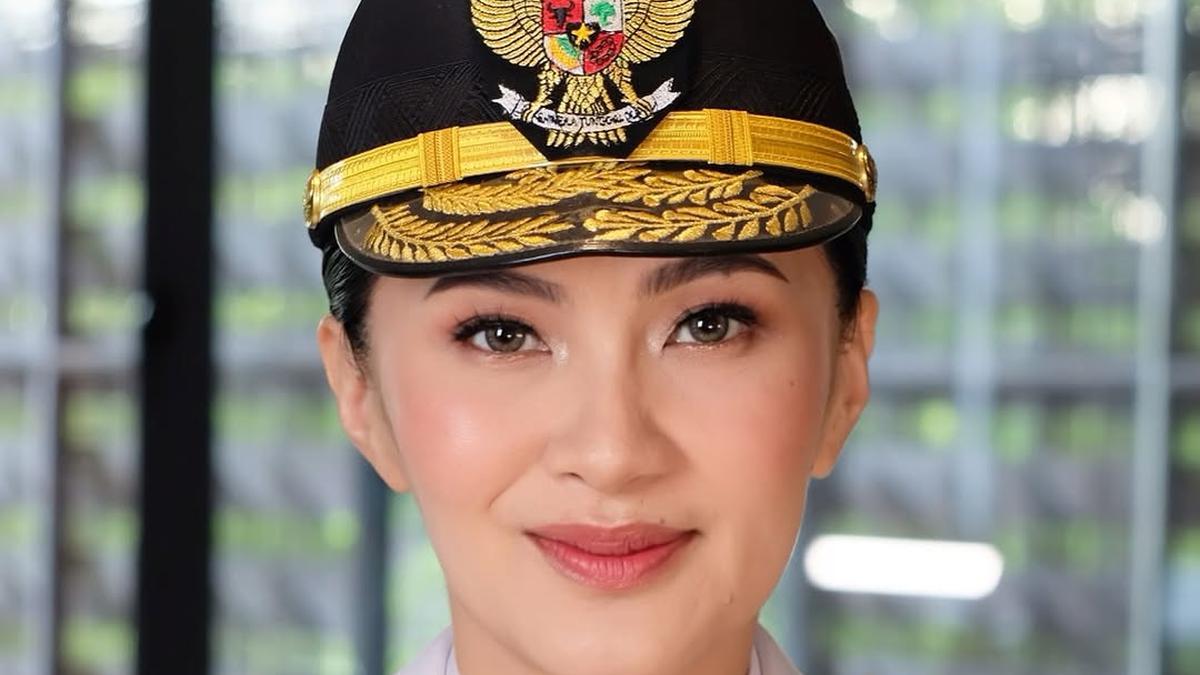 Potret Sherly Tjoanda yang Resmi Jadi Gubernur Maluku Utara, Tampil Menawan dengan Seragam PDU