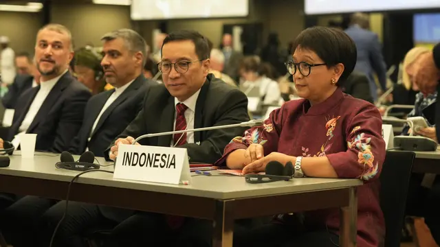 Menteri Luar Negeri Republik Indonesia (Menlu RI) Retno Marsudi dalam pertemuan Global Refugee Forum PBB di Jenewa, Swiss, pada Rabu (13/12/2023). (Dok: Kemlu RI)