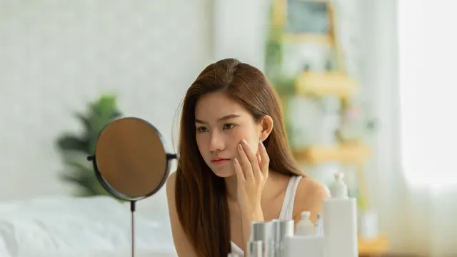 Tips Memilih Pelembap Kulit Wajah yang Sesuai, Wujudkan Tampilan Cantik dan Glowing Alami