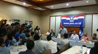 Partai Amanat Nasional (PAN) menggelar evaluasi Pilkada DKI 2017 bersama Anies Baswedan-Sandiaga Uno. (Liputan6.com/Nanda Perdana Putra)