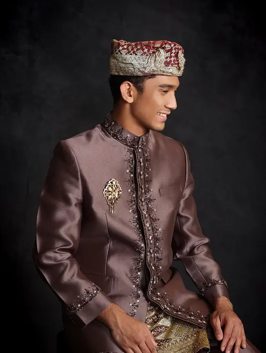 Potret Daffa Wardhana kembali curi perhatian dengan pesona ala pangeran kerajaan [@marinizumarnisreal]