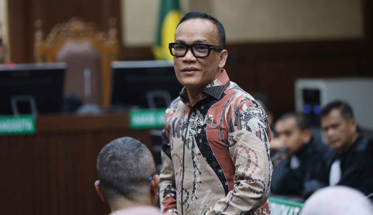 Mantan Wakil Menteri Ketenagakerjaan (Wamenaker), Immanuel Ebenezer Gerungan namalain Noel, saat mengikuti sidang pembacaan tuntutan dari Jaksa Penuntut Umum (JPU) atas kasus dugaan pemerasan dan penerimaan gratifikasi mengenai pengurusan sertifikasi Keselamatan dan Kesehatan Kerja (K3) di lingkungan kementerian Ketenagakerjaan di Pengadilan Tindak Pidana Korupsi, Jakarta, Senin (18/5/2026). (Kapanlagi.com/Budy Santoso)