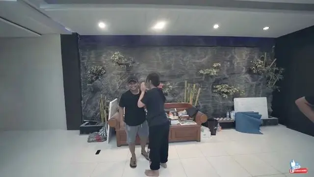 Namanya Makin Populer, Ini 7 Potret Kantor Baru Penyanyi Denny Caknan