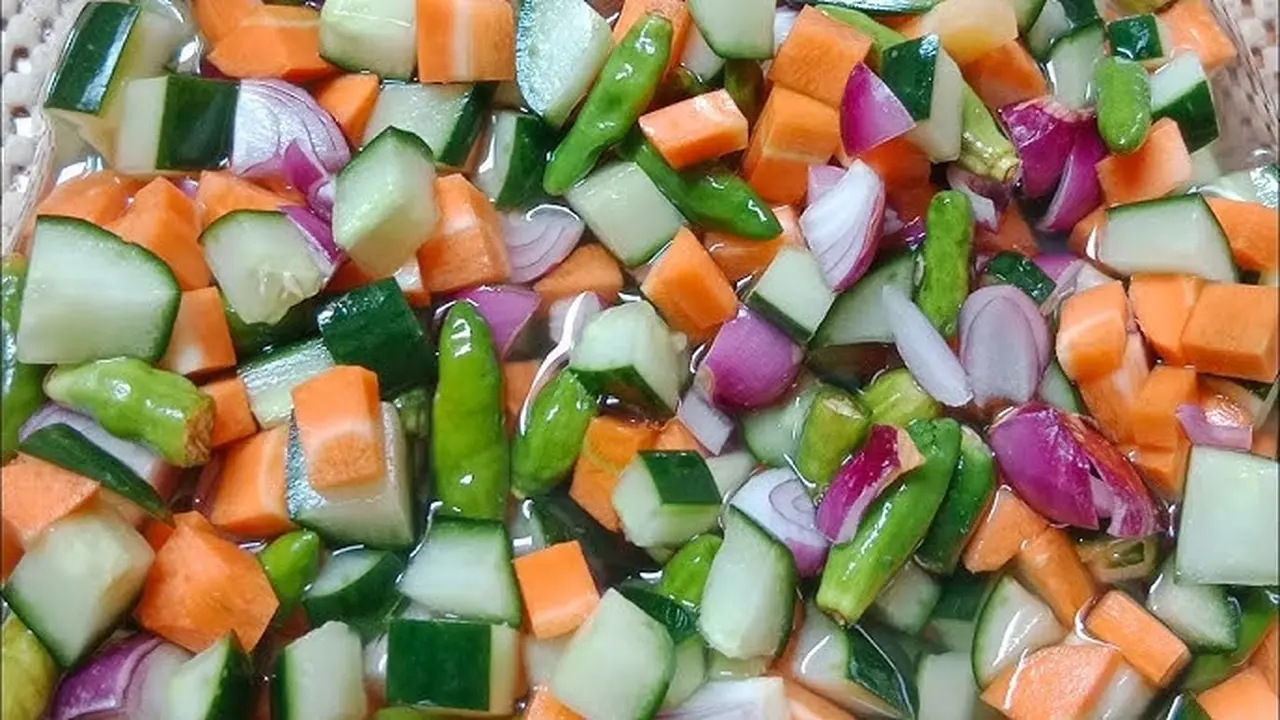 Acar Timun dan Wortel