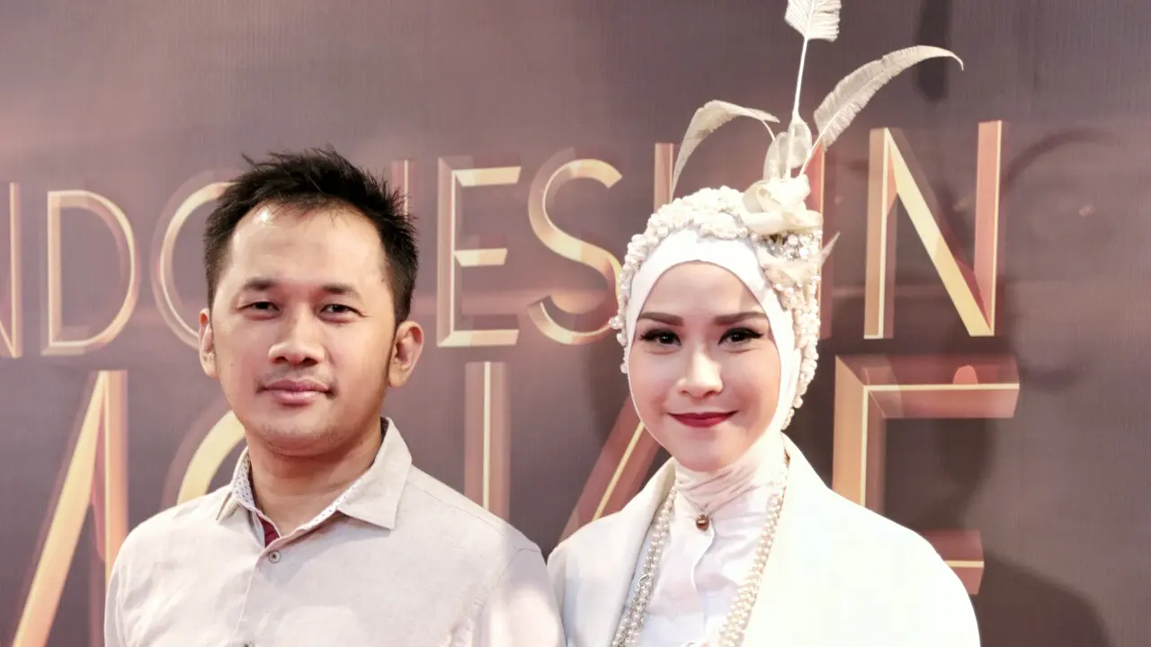 [Bintang] Hanung Bramantyo dan Zaskia Adya Mecca