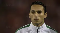 Striker Timnas Indonesia, Ezra Walian, tampak tegang sebelum melawan Vietnam pada laga SEA Games di Stadion MPS, Selangor,Selasa (22/8/2017). Kedua negara bermain imbang 0-0. (Bola.com/Vitalis Yogi Trisna)