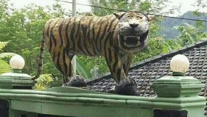 Gara-gara Meme, Patung Macan Cisewu Dihancurkan